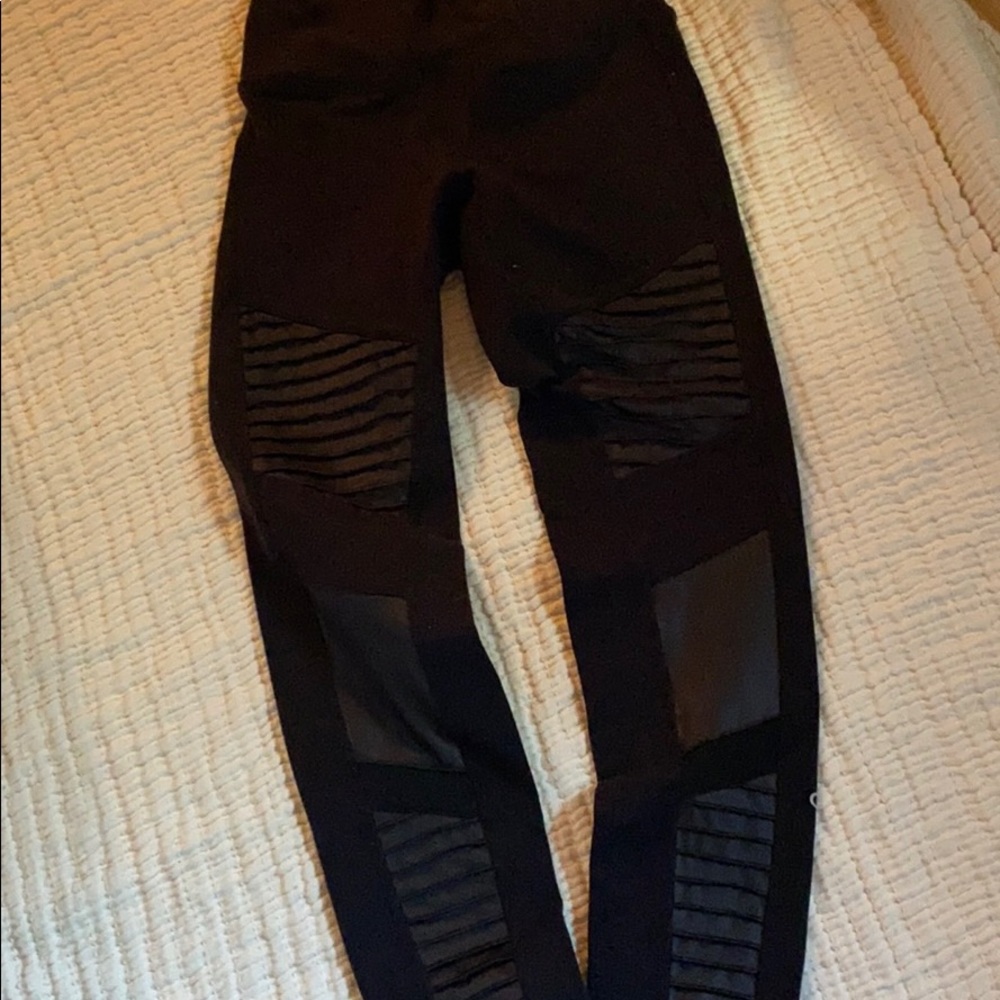ALO yoga moto leggings